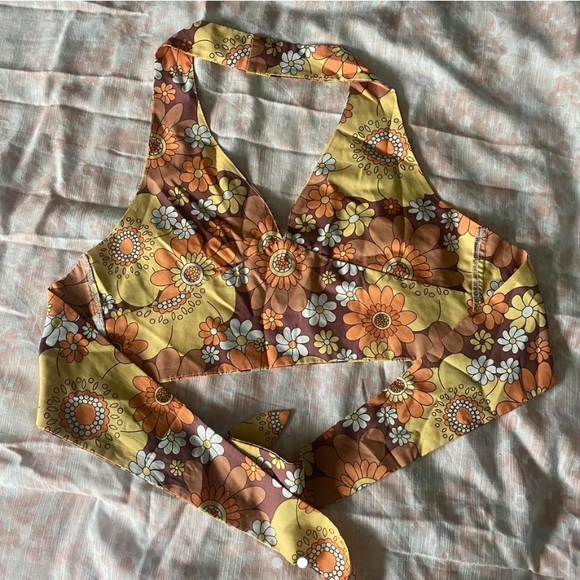 COPY - 🌼 Vintage vibes floral halter top 🌼 - Picture 2 of 2